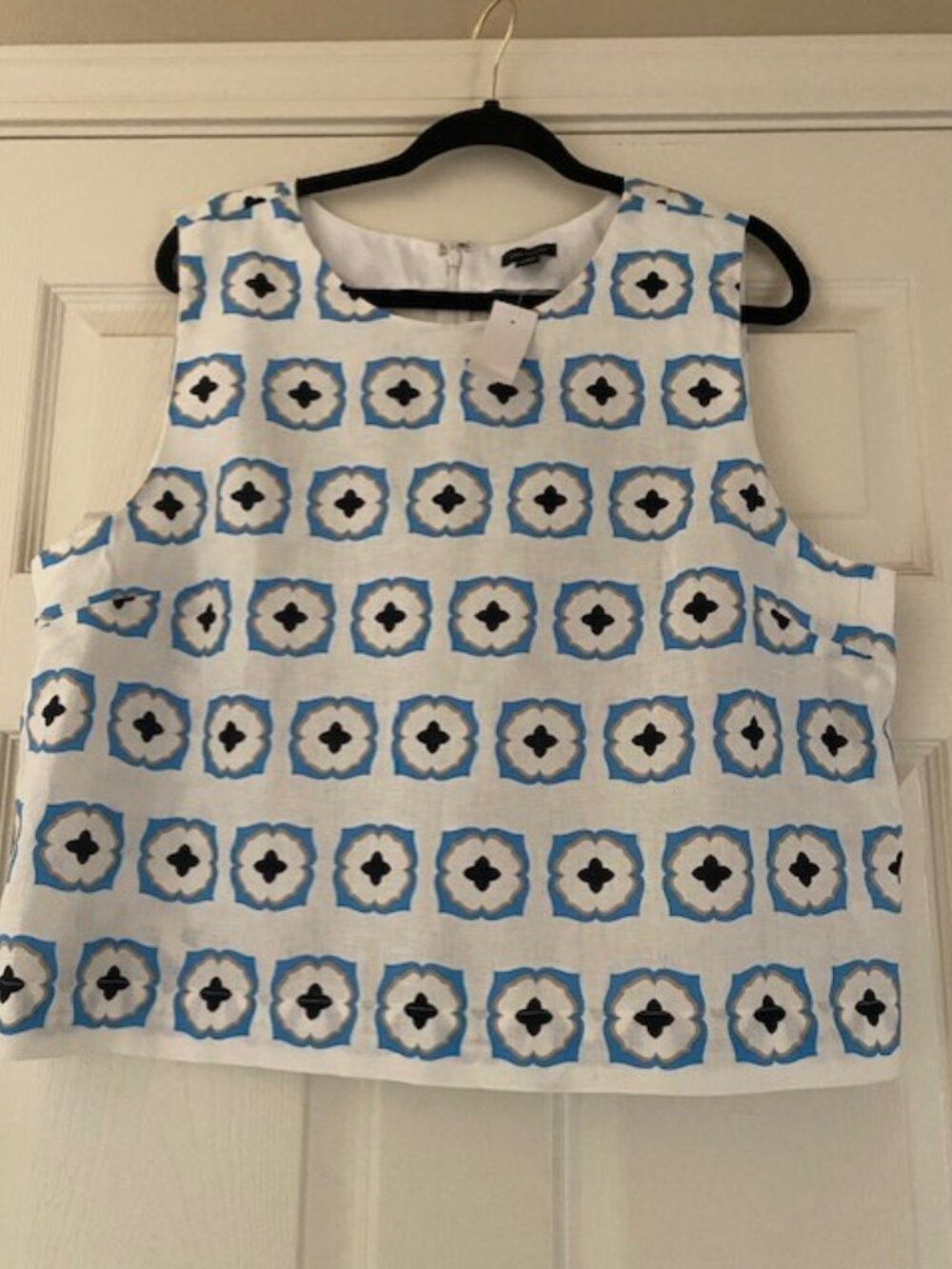 Ann Taylor White Sleeveless Blouse with Blue and Black Tile Print